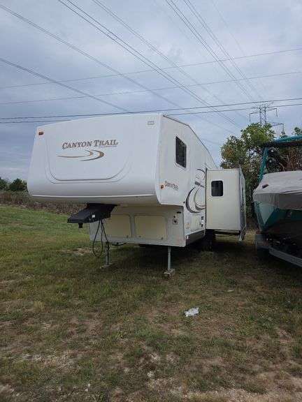 L15D- Canyon Trail Fifth Wheel Camper (Has Title) image