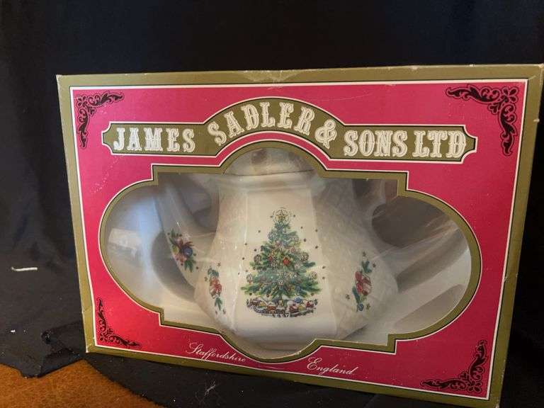 James Sadler & Sons Ltd Staffordshire Christmas Tree Teapot image