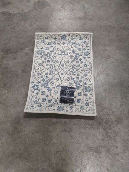 MOMENI 2 FT X 3 FT - 100 % WOOL PILE AREA RUG image