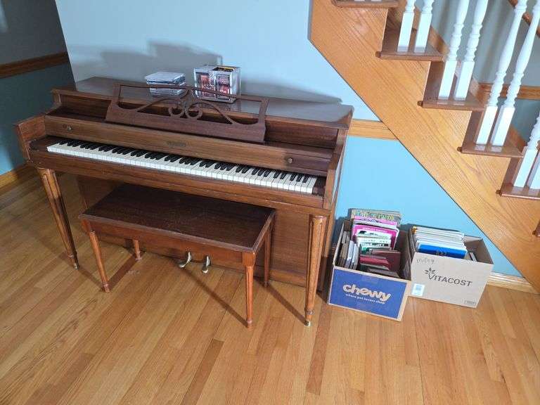 Gulbransen Supertone Scale Upright Piano with Bench image