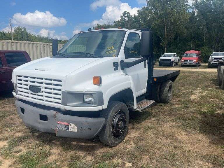 L11- 2007 Chevrolet Kodiak Flat Bed (Has Title) image