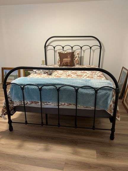 Magnolia Home Full/Queen Bed Set image