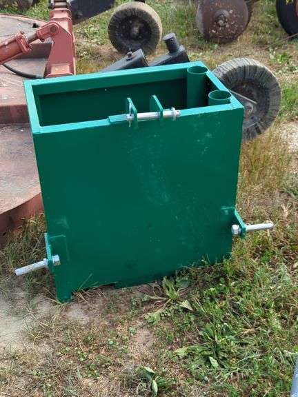 L6- 3Pt Hitch Weight Box image
