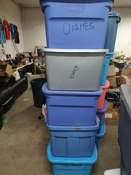 5 - 18 GALLON STORAGE TOTES image