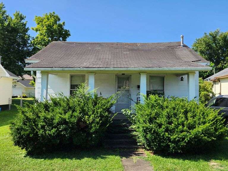Traditional Style 1 Story Home image