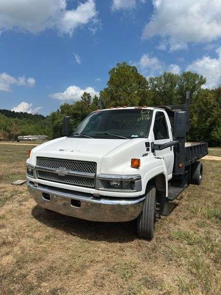 L11- 2005 Chevy C4500 (Has Title) image