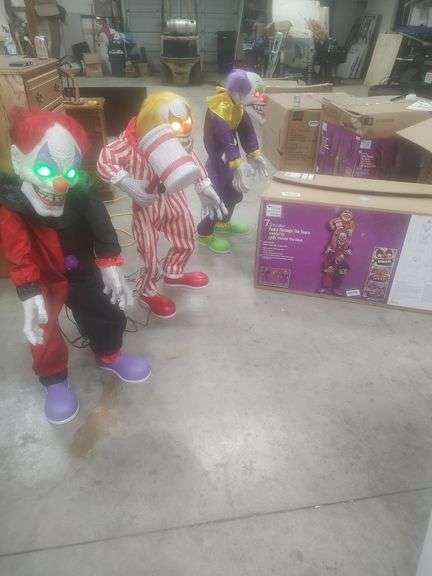 HOME ACCENTS HOLIDAY - 7.5 FT ANIMATED LED TRICKSTER TRIO CLOWN STACK - HALLOWEEN DECORATIONS image