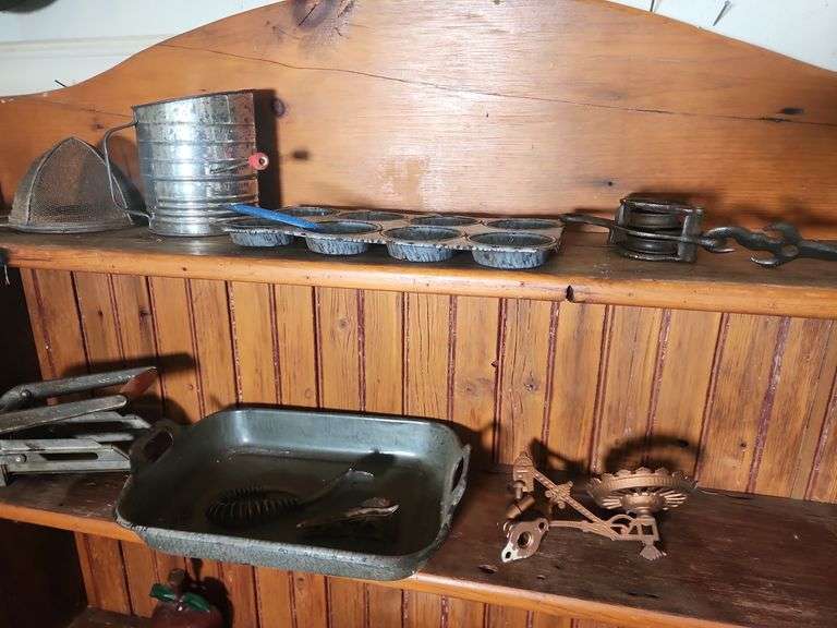 Assorted Kitchenware & Household Items image