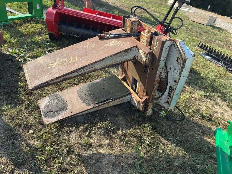 L7- Rotating Hydraulic Bale Grapple image