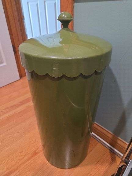 Olive Green Scalloped Waste Basket with Lid image