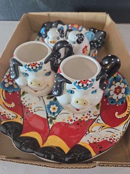 TTU-T7354 3D Pig Mug Set with Salt & Pepper Shakers and Tray image