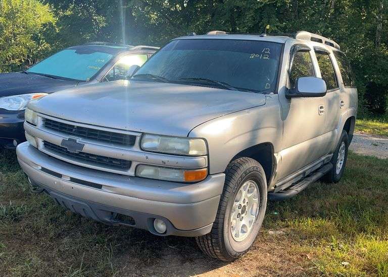 L14- 2002 Chevy Tahoe (Has Title) image