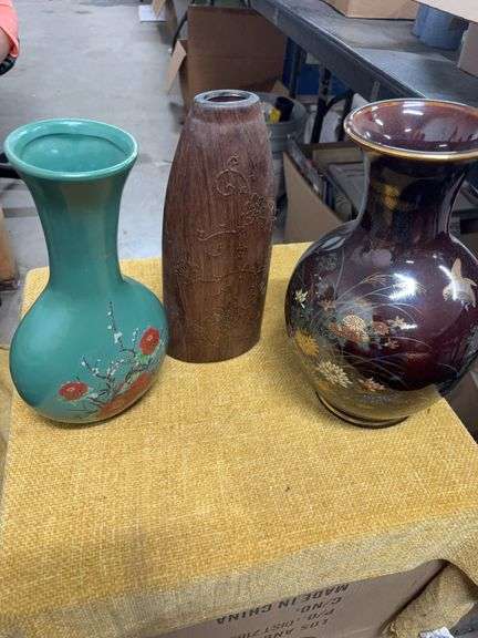 THREE VASES image