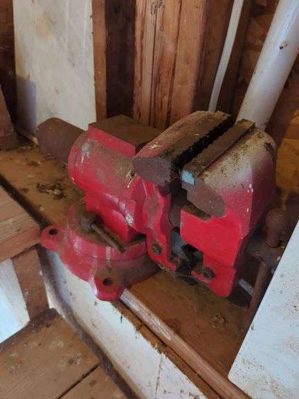 Red Bench Vise image