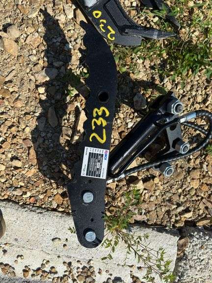 L?- Hydraulic Thumb Clamp image