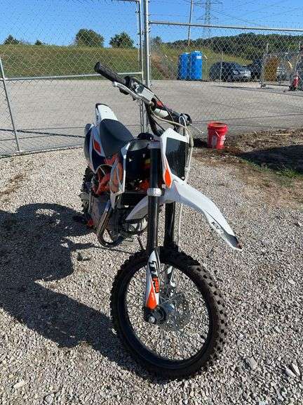 L16- 2022 Kayo 140 CC Dirt Bike image