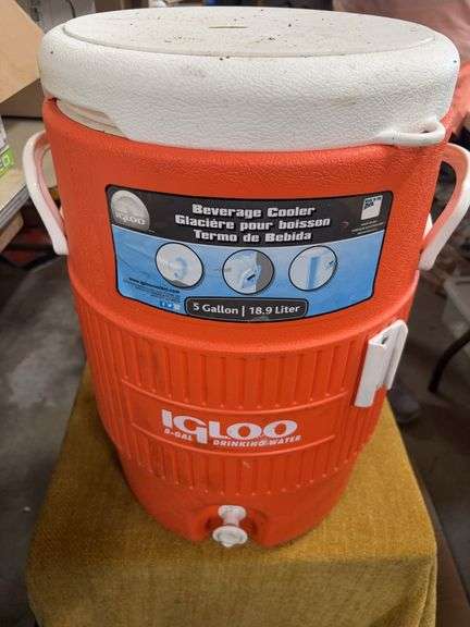 IGLOO FIVE GALLON BEVERAGE COOLER image