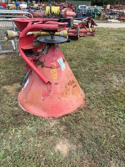 L3- 3Pt Hitch Fertilizer Spreader image