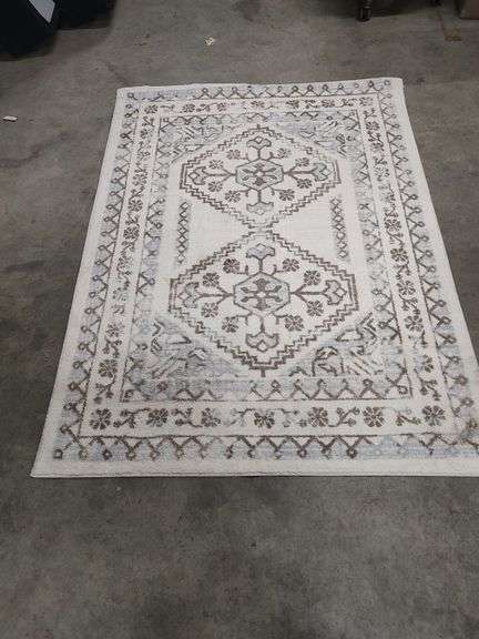 THRESHOLD 4 FT X 5 FT 6 INCH WASHABLE AREA RUG image