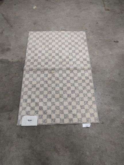THRESHOLD 30 INCH X 48 INCH WASHABLE ACCENT RUG image