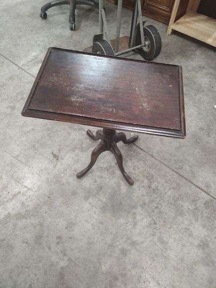 VINTAGE LAMP TABLE HAS FINISH SCUFFS - 23X15X24 image