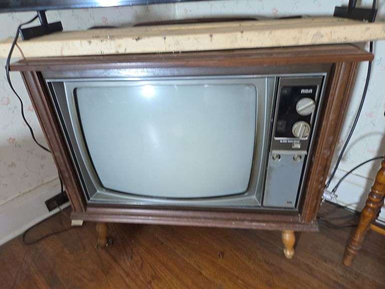 RCA XL-100 Solid State Television image