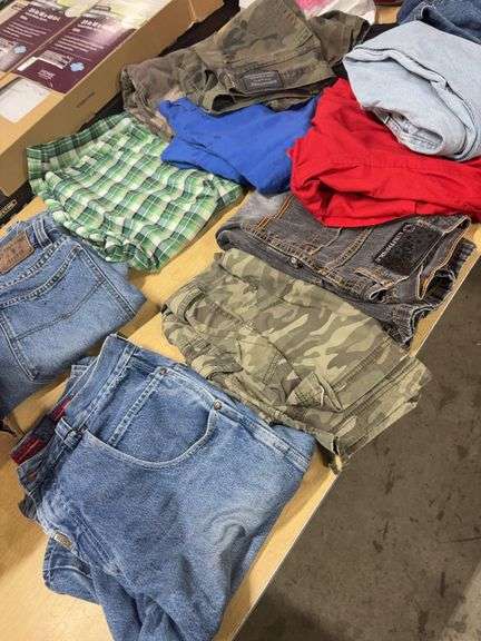 SIZE 34 & 36 JEANS AND SHORTS image