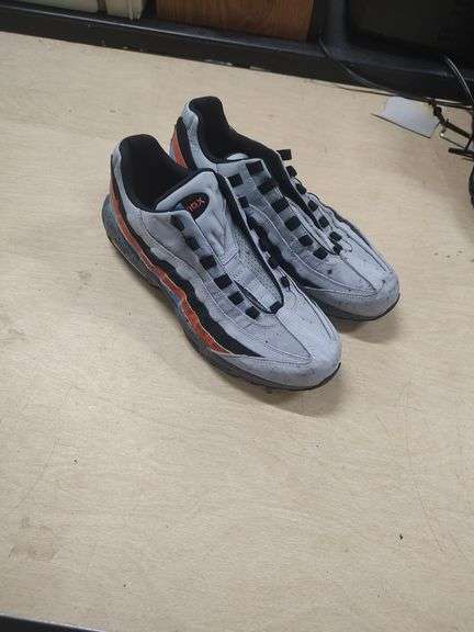 NIKE SZ 11 SHOES image