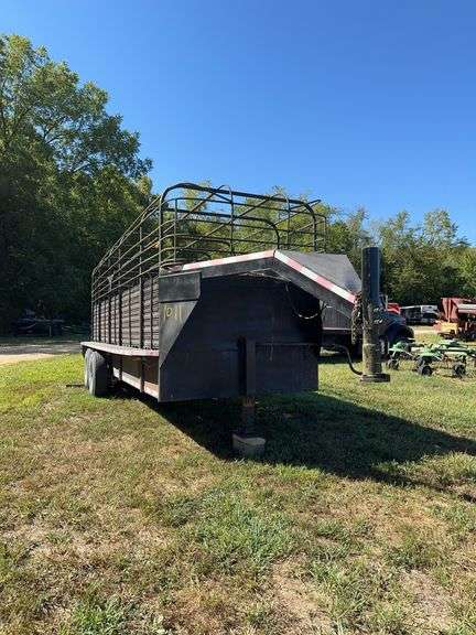L11- 20 Ft Gooseneck Cattle Trailer image