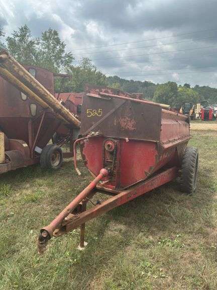 L10- Side Slinger Manure Spreader image