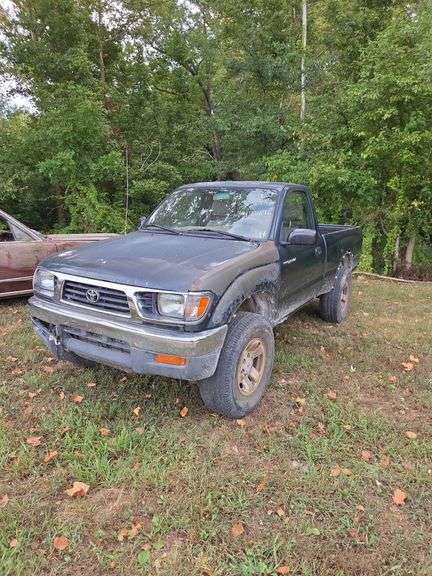 L15C- 1997 Toyota Tacoma (Has Title) image