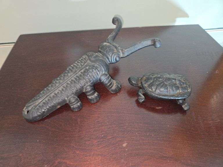 Cast Iron Alligator Boot Jack and Turtle Trinket Box Set image