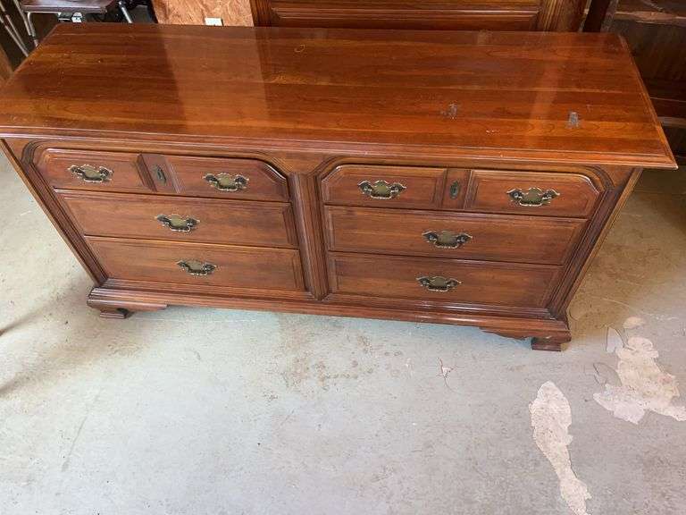 Traditional Style Wood Dresser image