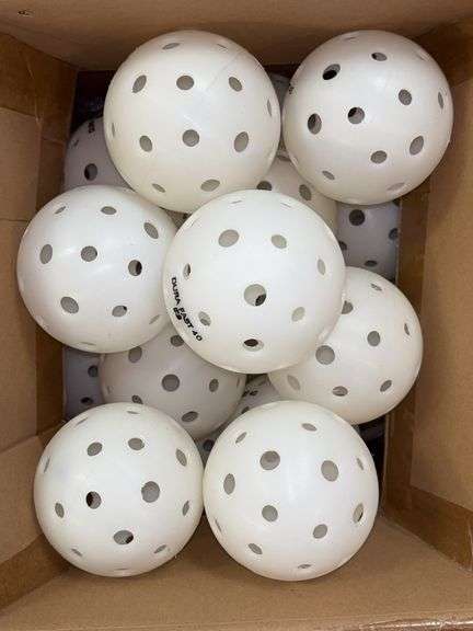 Dura Fast 40 Pickleballs - Lot of 25 image