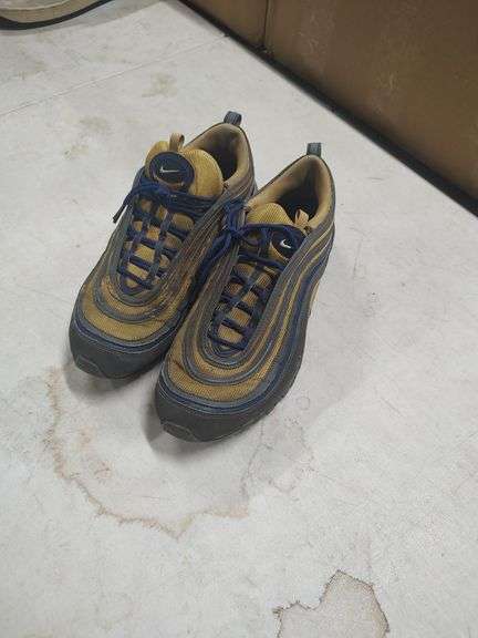 NIKE SZ 13 SHOES image