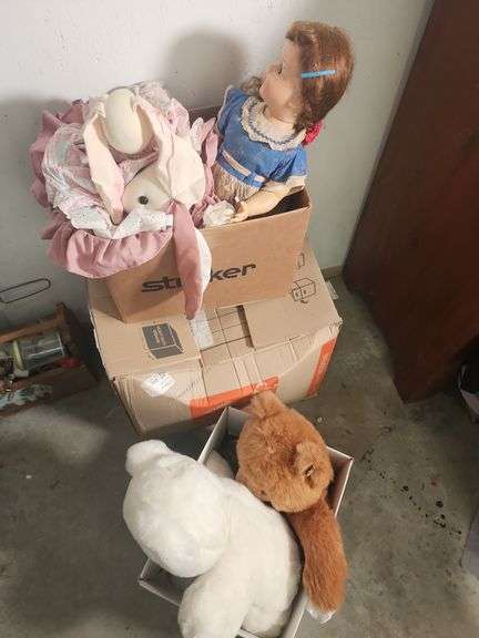 Dolls and Plush Toys Assortment image