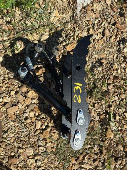 L?- Hydraulic Thumb Clamp image