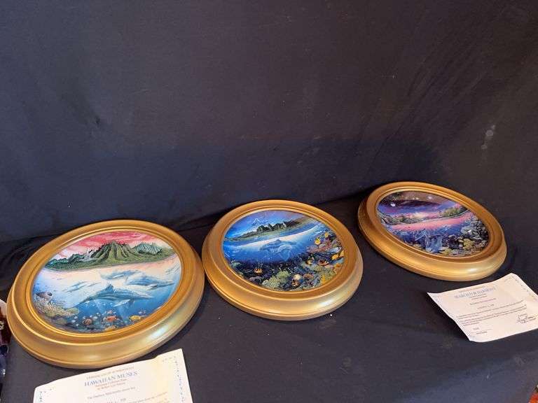 Robert Lyn Nelson Hawaiian Muses "Underwater Paradise" Plate Collection image