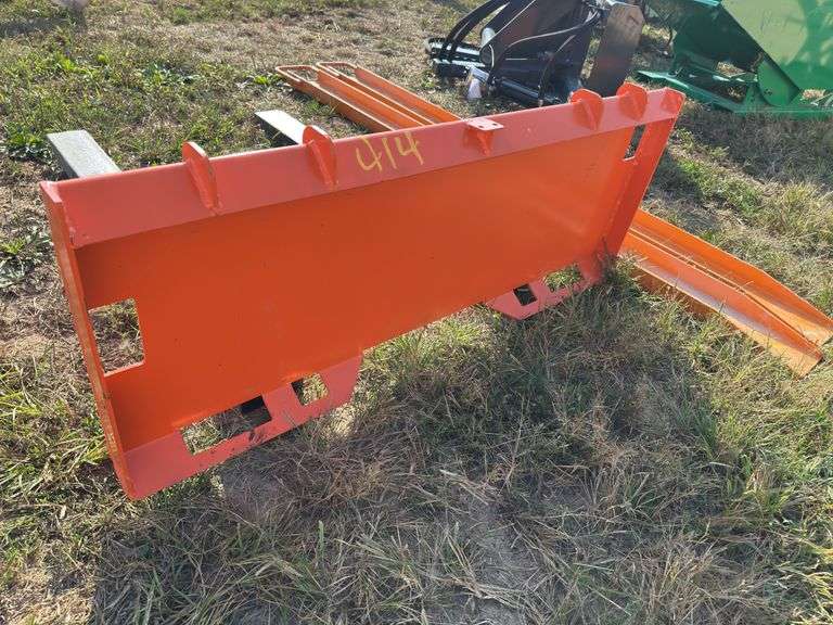 L7- Quick Attach Pallet Forks image