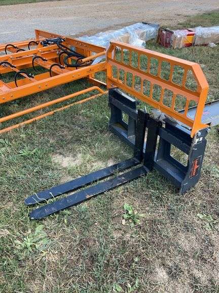 L7- Pallet Fork image
