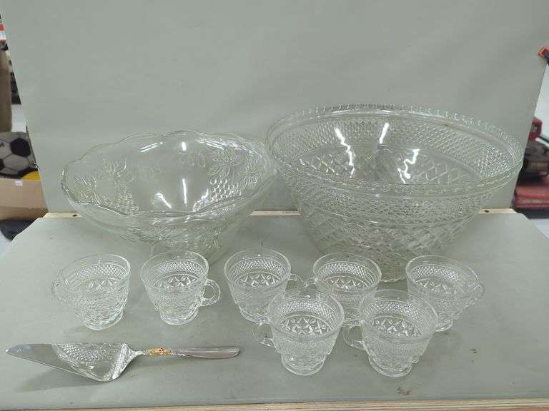 Crystal Punch Bowl Set with 6 Cups and Serving Piece image