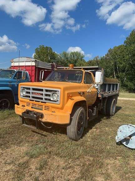 L11- Gmc Dump Truck (No Title) image