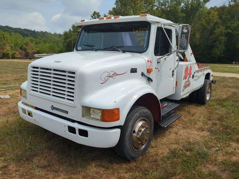 L11- 1995 International Tow Truck (Has Title) image