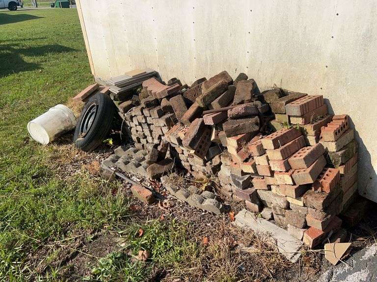 Reclaimed Bricks, Pavers, Tile and Tire image