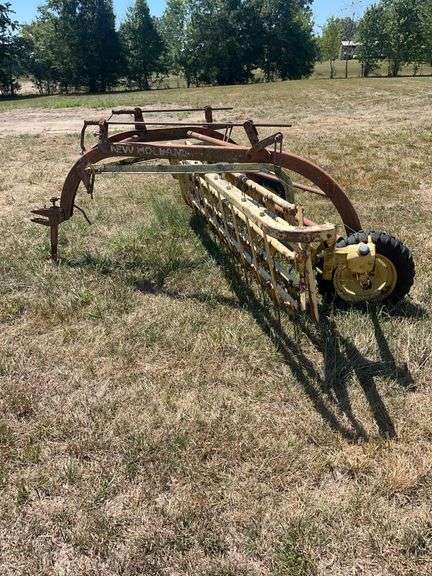 New Holland Hay Rake image