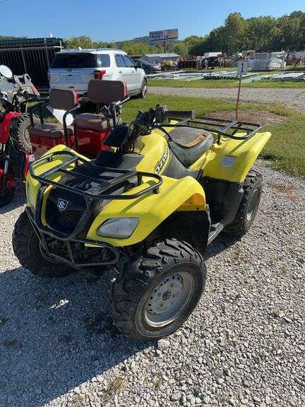 L17- 2002 Suzuki Ozark 250 Four Wheeler image