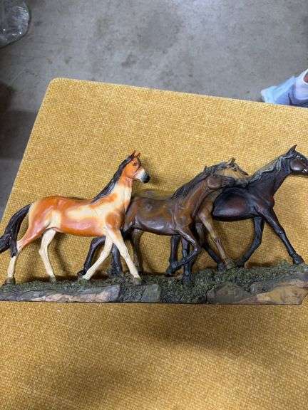 FOUR HORSE STATUE image