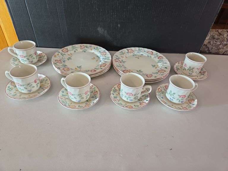 Johnson Bros England Fruit Sampler Dinnerware Set image