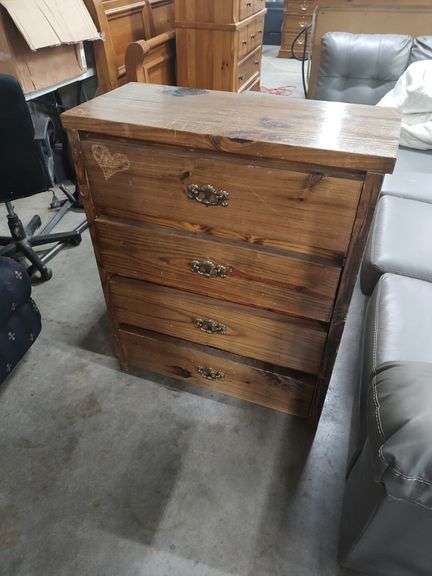 SOLID WOOD 4 DRAWER CHEST - HAS SOME FINISH DAMAGE - 33X15X40 image