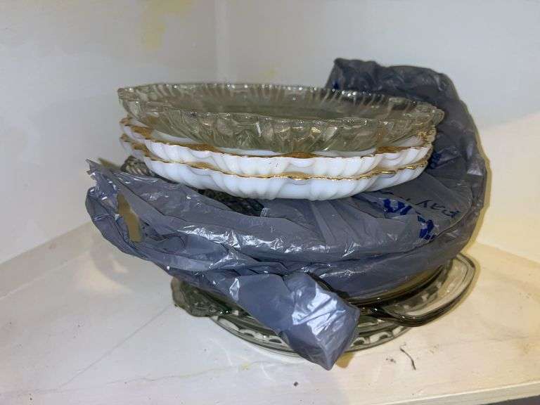 Decorative Glass Bowls & Plates image